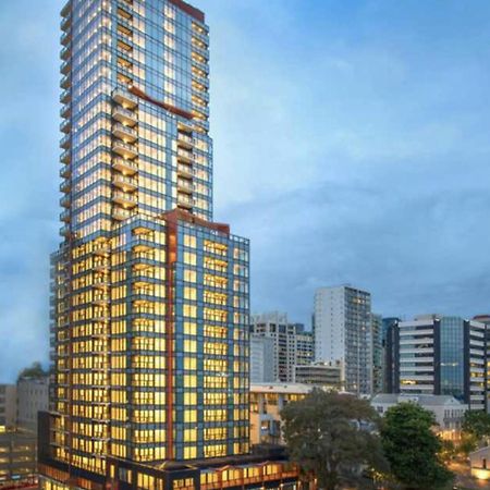 Top Floor Harbour View And Skytower View Apartment In Cbd Окленд Екстер'єр фото