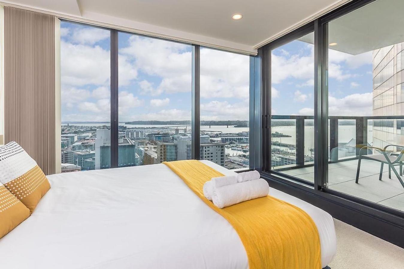 Top Floor Harbour View And Skytower View Apartment In Cbd Окленд Екстер'єр фото